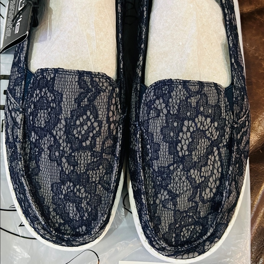 Hey Dude Women's Lena Navy size 10